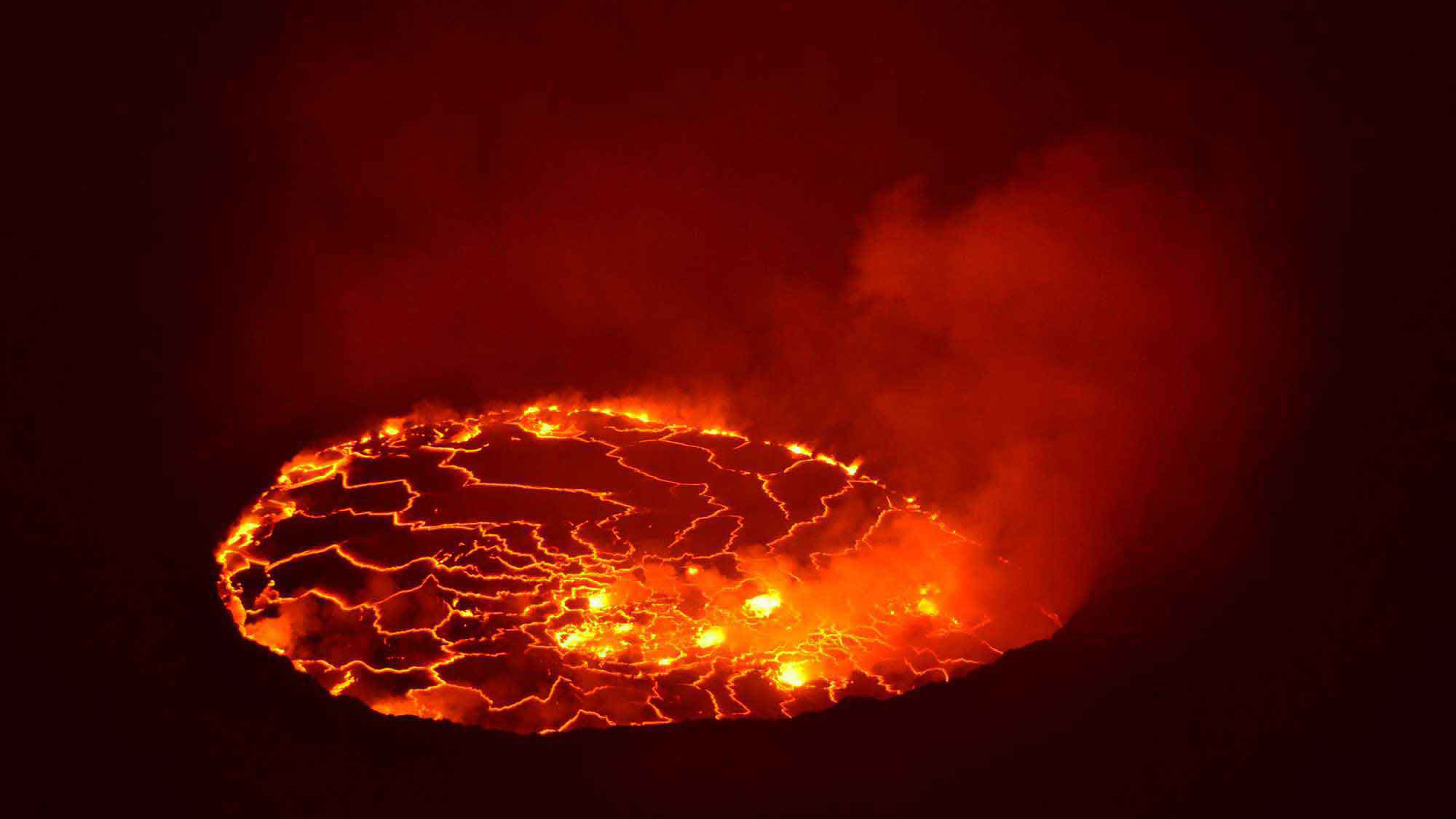 Cratère du Volcan Nyiragongo en activité